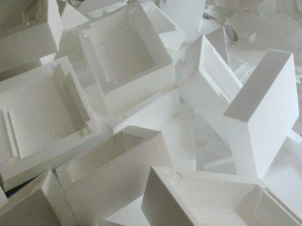 海绵和保利龙是用什么做成的？